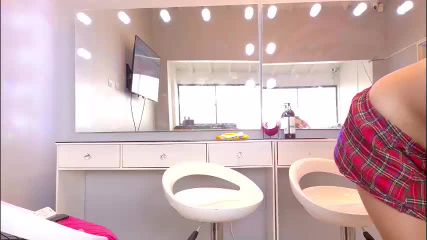 petitestrawberry18 Adult Chat April 11, 2026