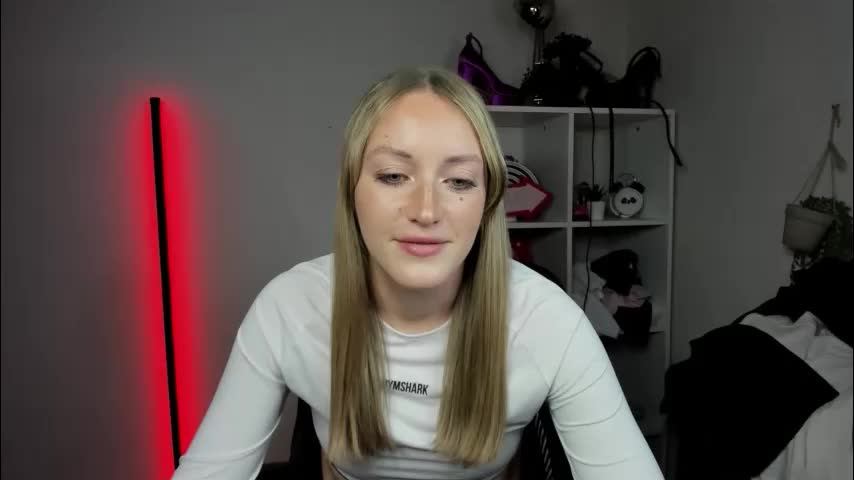 evelynblond Adult Chat April 10, 2026