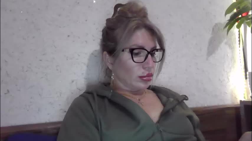 fox_red_lady7 Adult Chat April 10, 2026