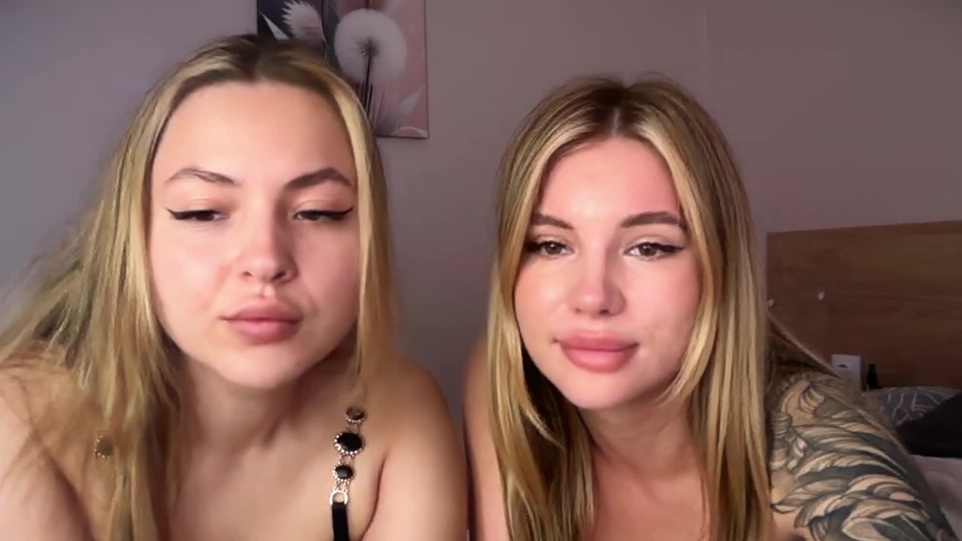 VelvetTwins Adult Chat April 11, 2026