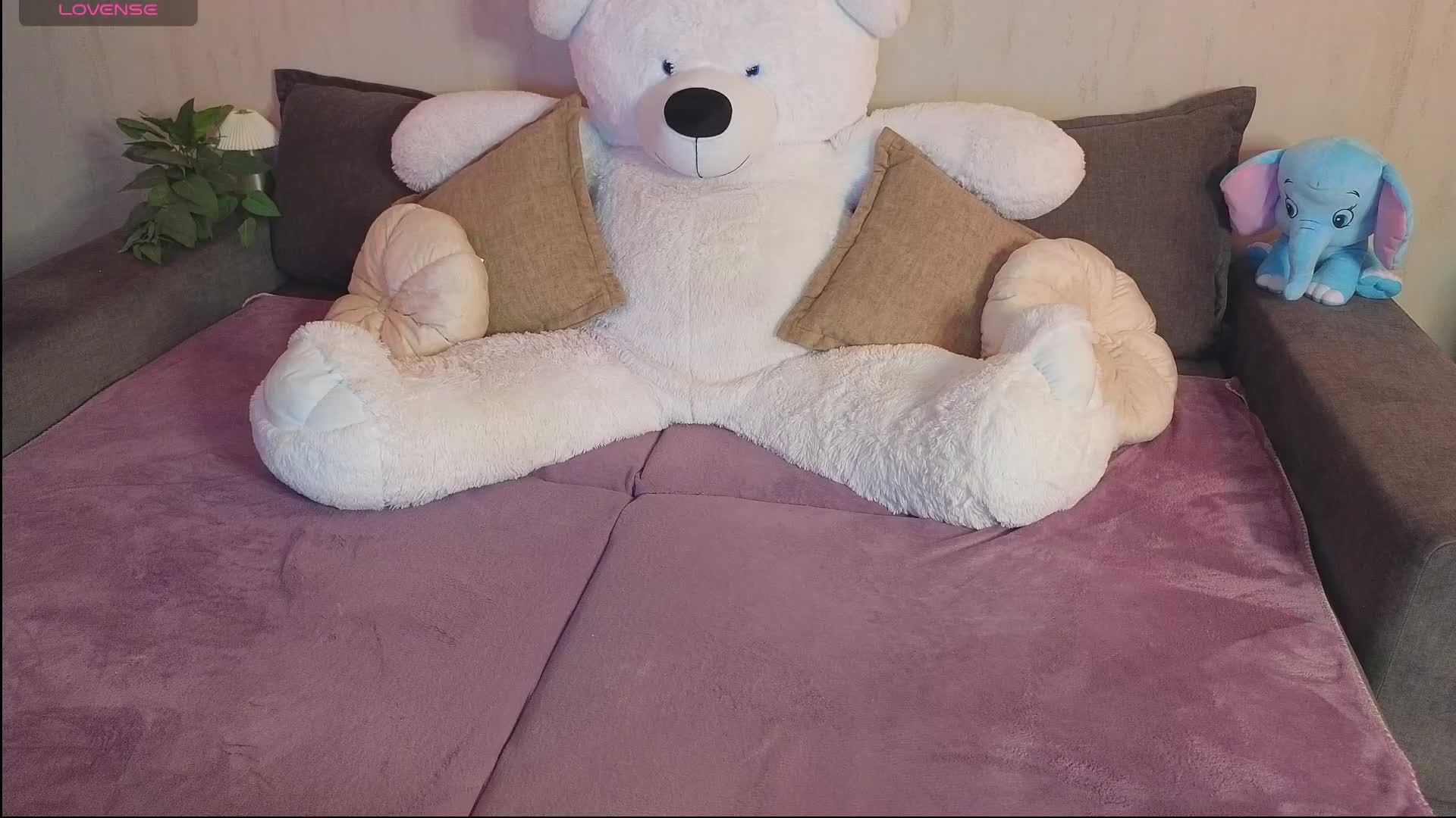 Rosalinelov Adult Chat April 11, 2026