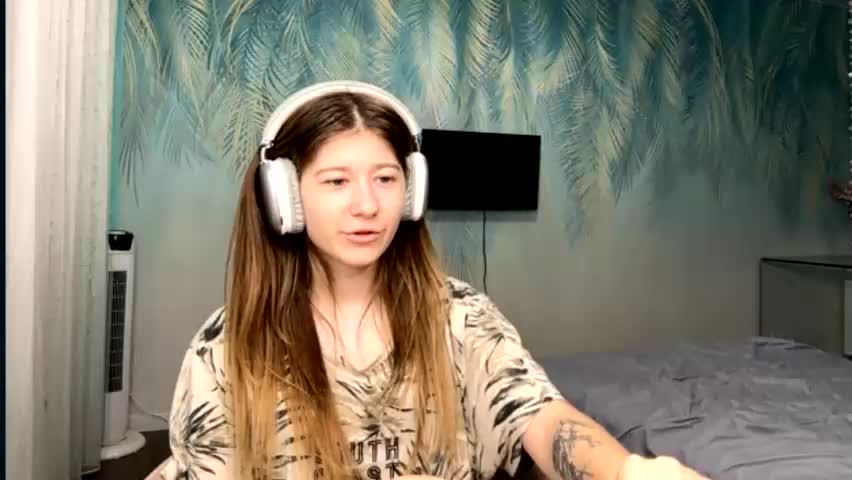 loisecromack Adult Chat April 10, 2026