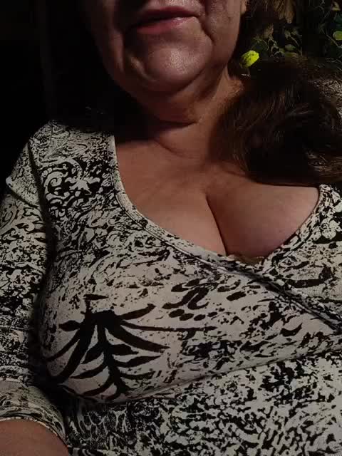 EmpressLady Adult Chat April 10, 2026
