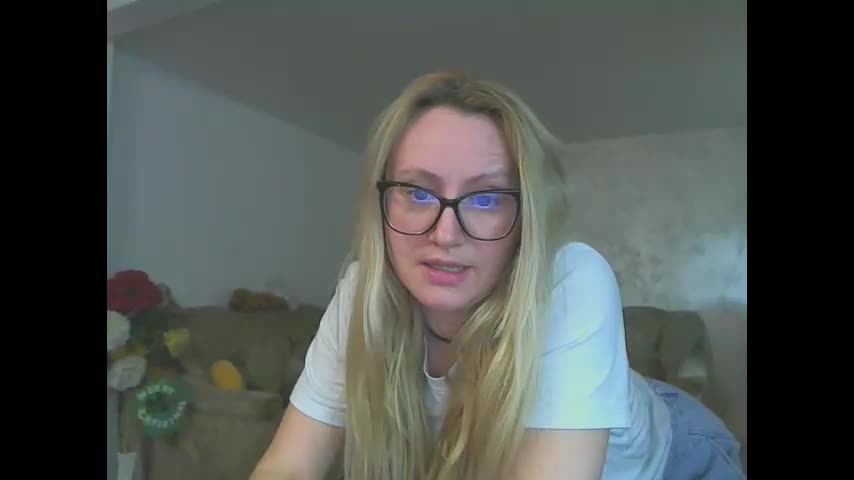 melly_rosey Adult Chat April 10, 2026