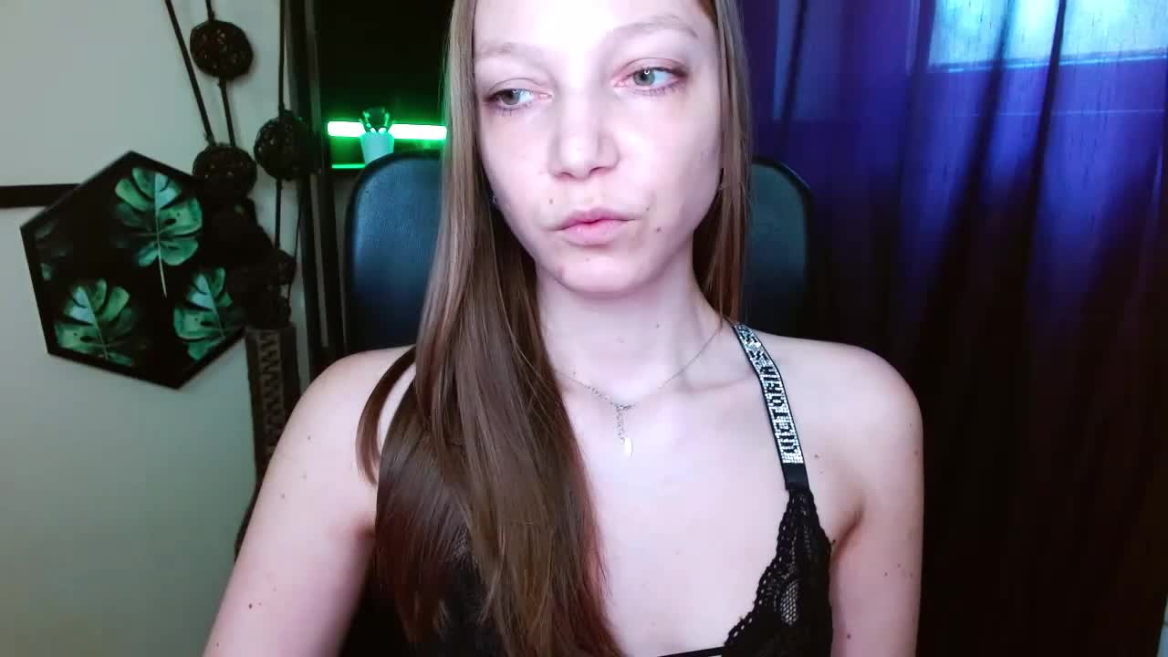 EmillyExtasy Adult Chat April 10, 2026