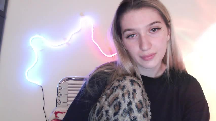 honeyveil Adult Chat April 11, 2026