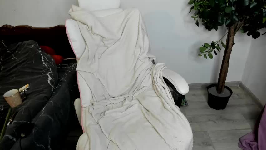nikki000cool Adult Chat April 11, 2026