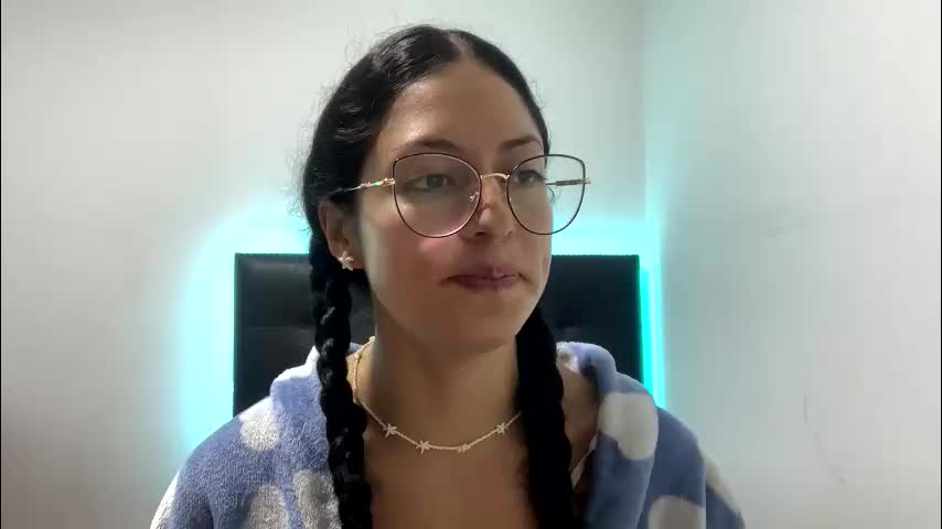 sofiawhite3 Adult Chat April 11, 2026