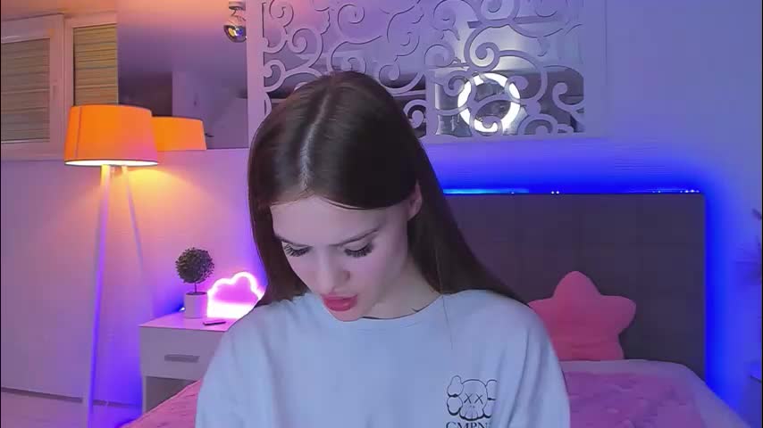 luisaclover Adult Chat April 11, 2026