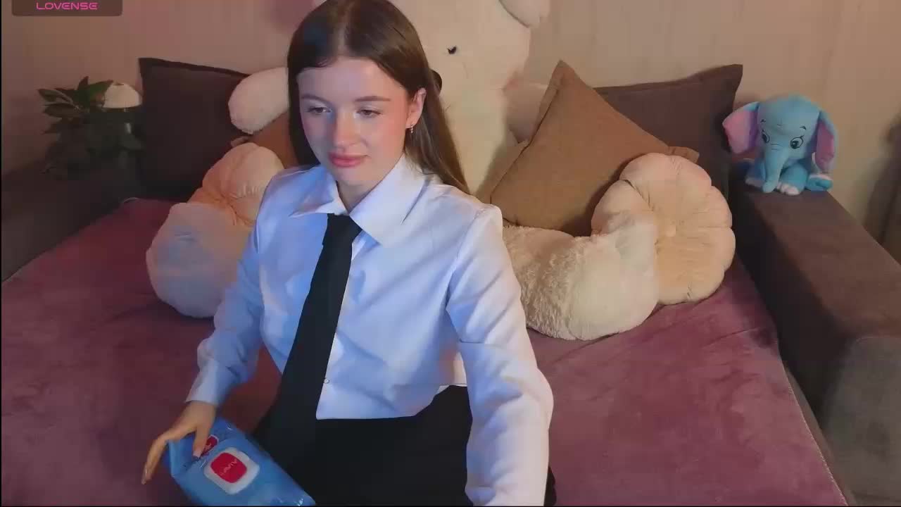 Rosalinelov Adult Chat April 12, 2026