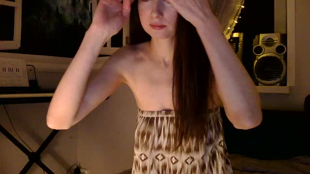 Oksana_32 Adult Chat April 12, 2026