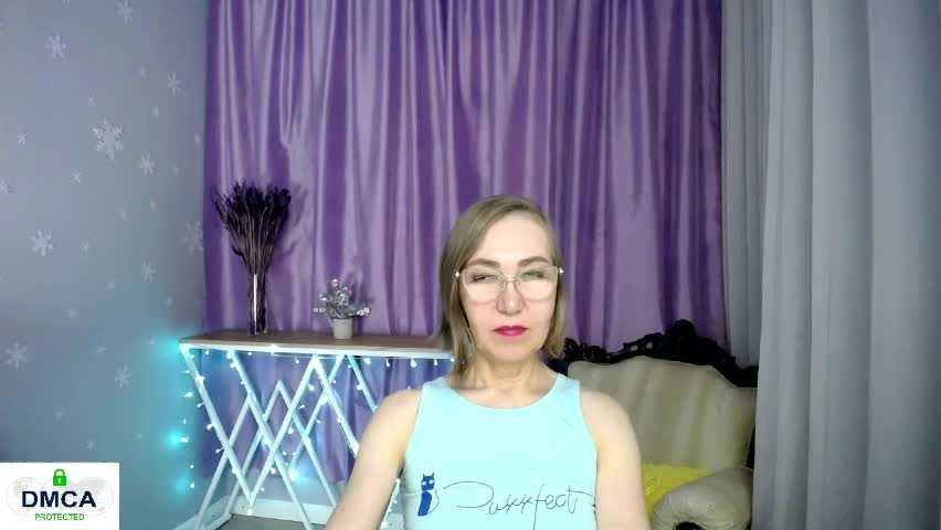 queen_a_n_i Adult Chat April 12, 2026