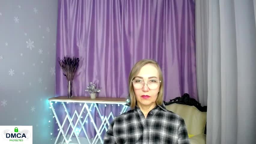 queen_a_n_i Adult Chat April 12, 2026