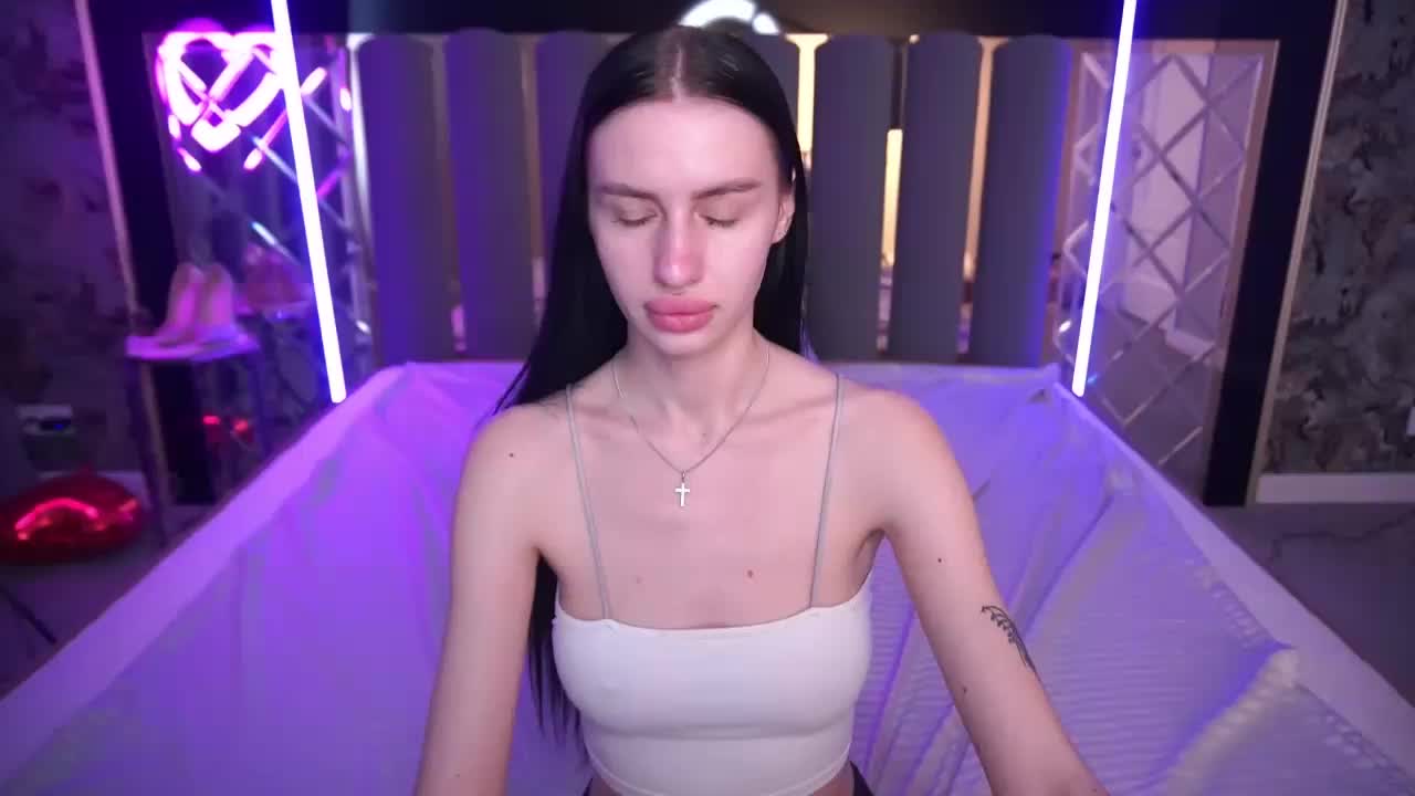 SnowWhiteee Adult Chat April 12, 2026