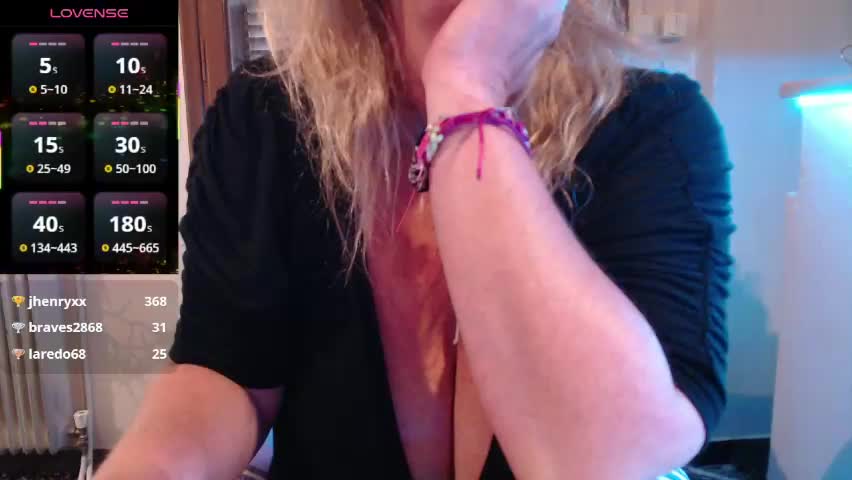 jennadeluxe Adult Chat April 12, 2026