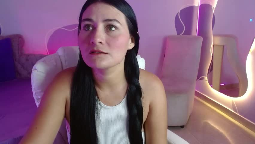 emilylondon_22 Adult Chat April 13, 2026