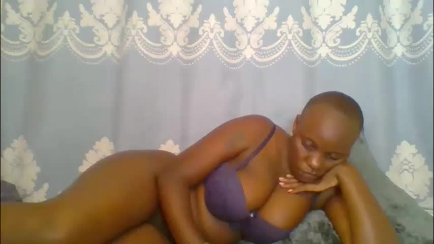 prettydarkskin002 Adult Chat April 13, 2026