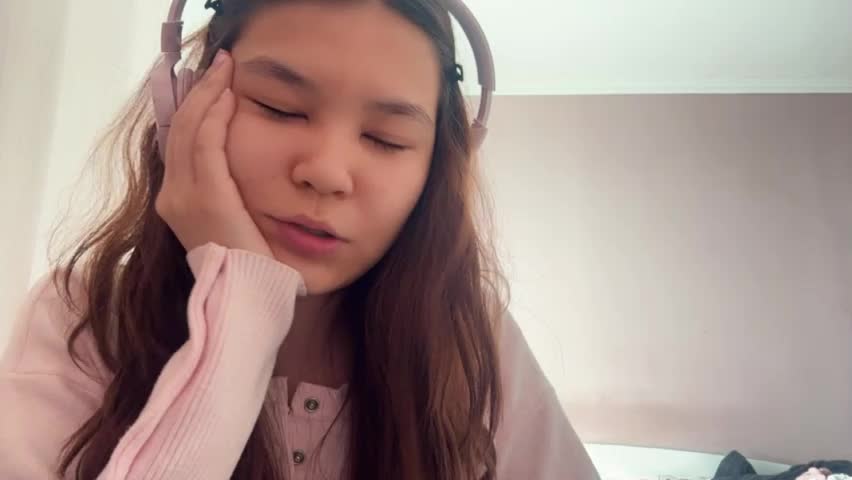 neliahinkley Adult Chat April 13, 2026