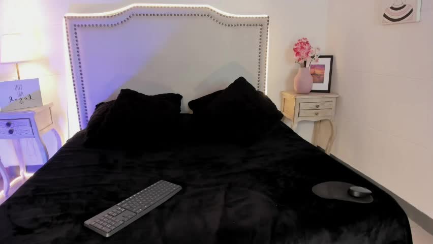nia_malkova Adult Chat April 13, 2026