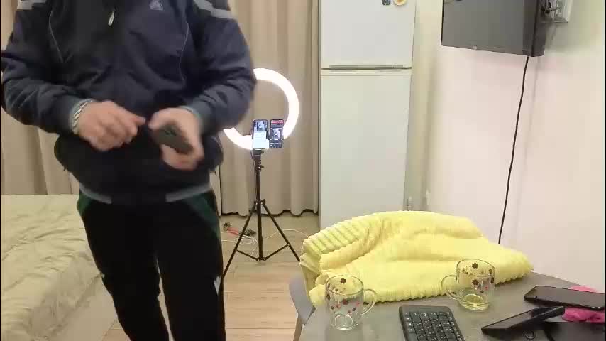 best_ass2000 Adult Chat April 13, 2026