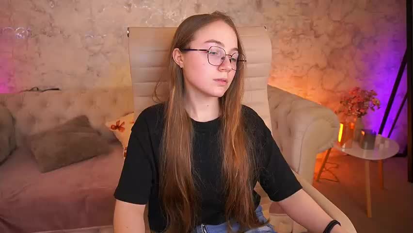 arrinawair Adult Chat April 13, 2026