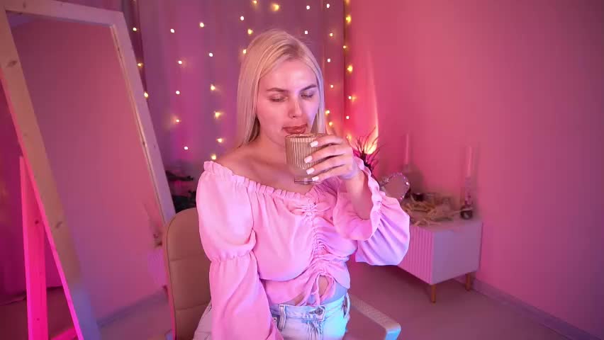 ameliawells Adult Chat April 13, 2026