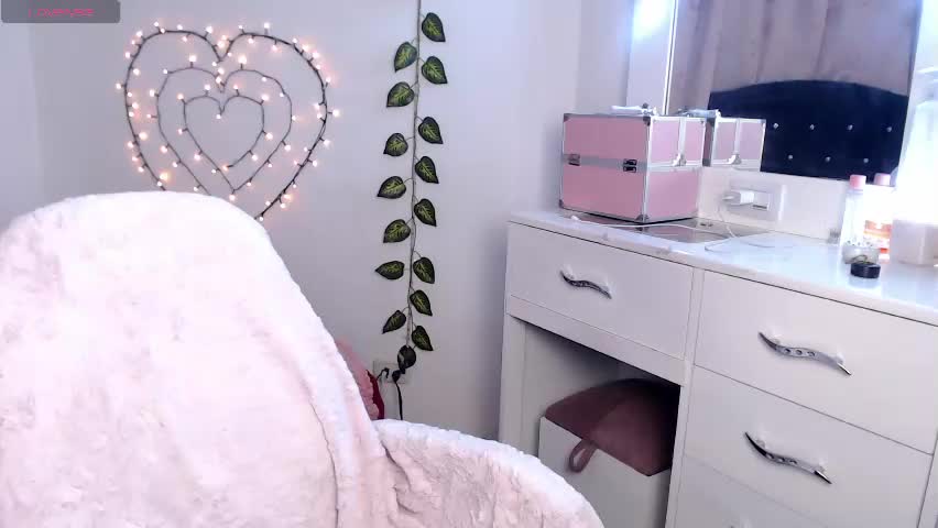 sweet_hannaah Adult Chat April 13, 2026