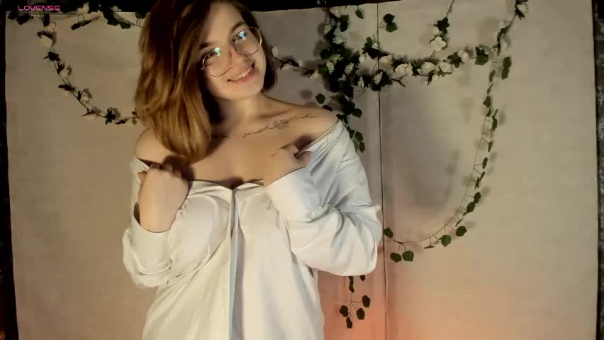 sophiemure Adult Chat April 13, 2026