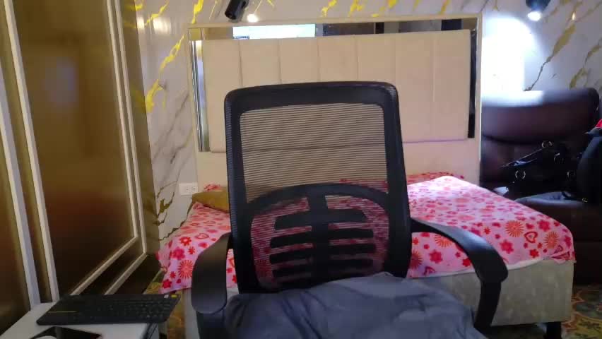 vanessa_7_ Adult Chat April 13, 2026