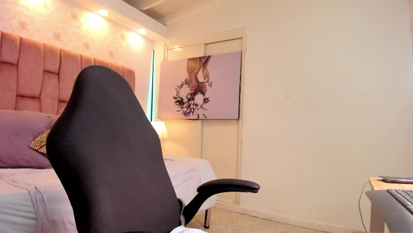 lunanievess Adult Chat April 13, 2026