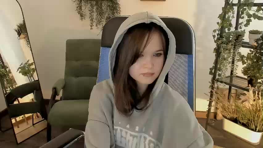 elainebeness Adult Chat April 13, 2026