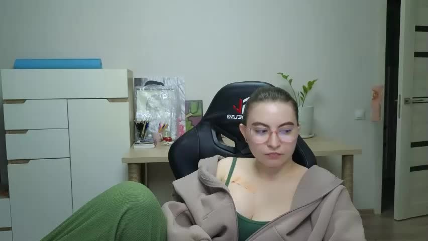 alice_________________________ Adult Chat April 13, 2026