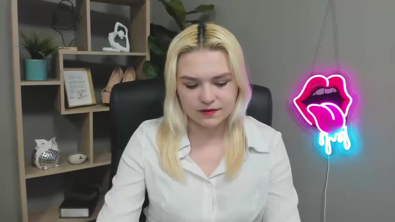 SweetLilyxo Adult Chat April 14, 2026