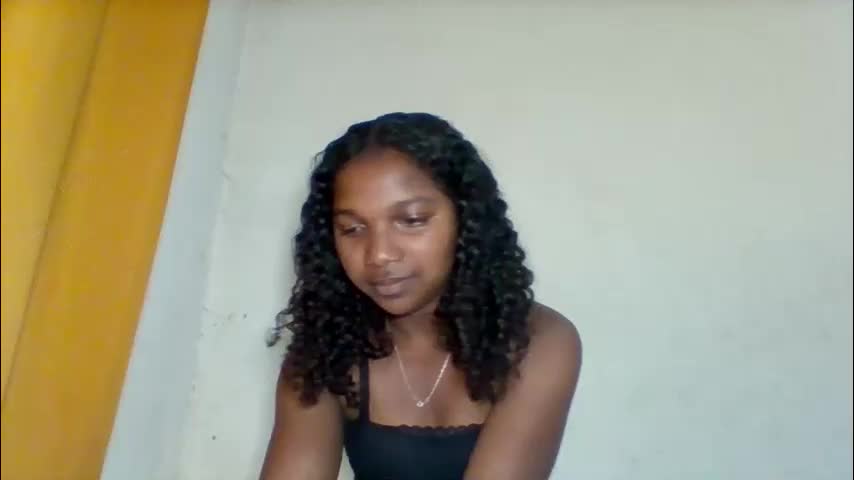 mila_lunah Adult Chat April 13, 2026