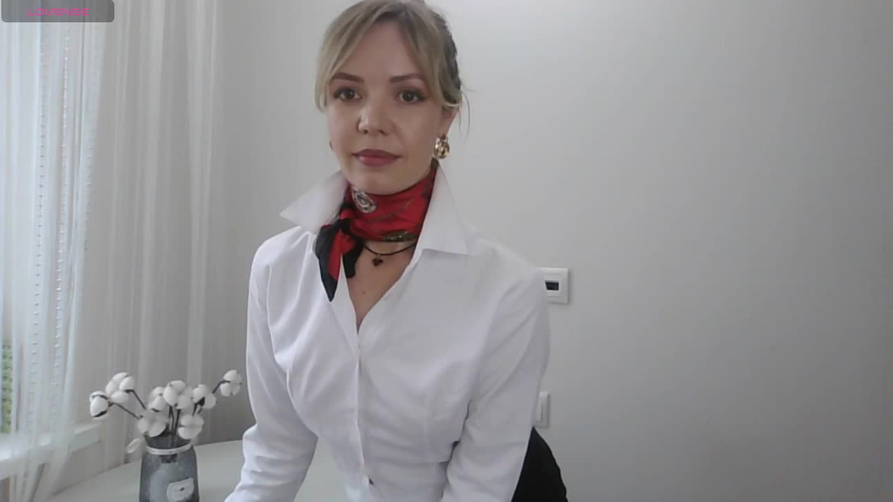 Red_Rose_98 Adult Chat April 14, 2026