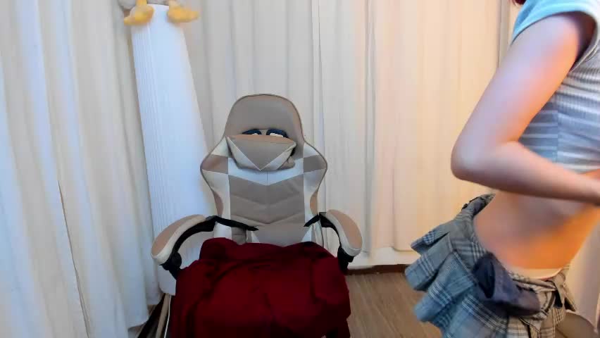 nixxiee Adult Chat April 13, 2026
