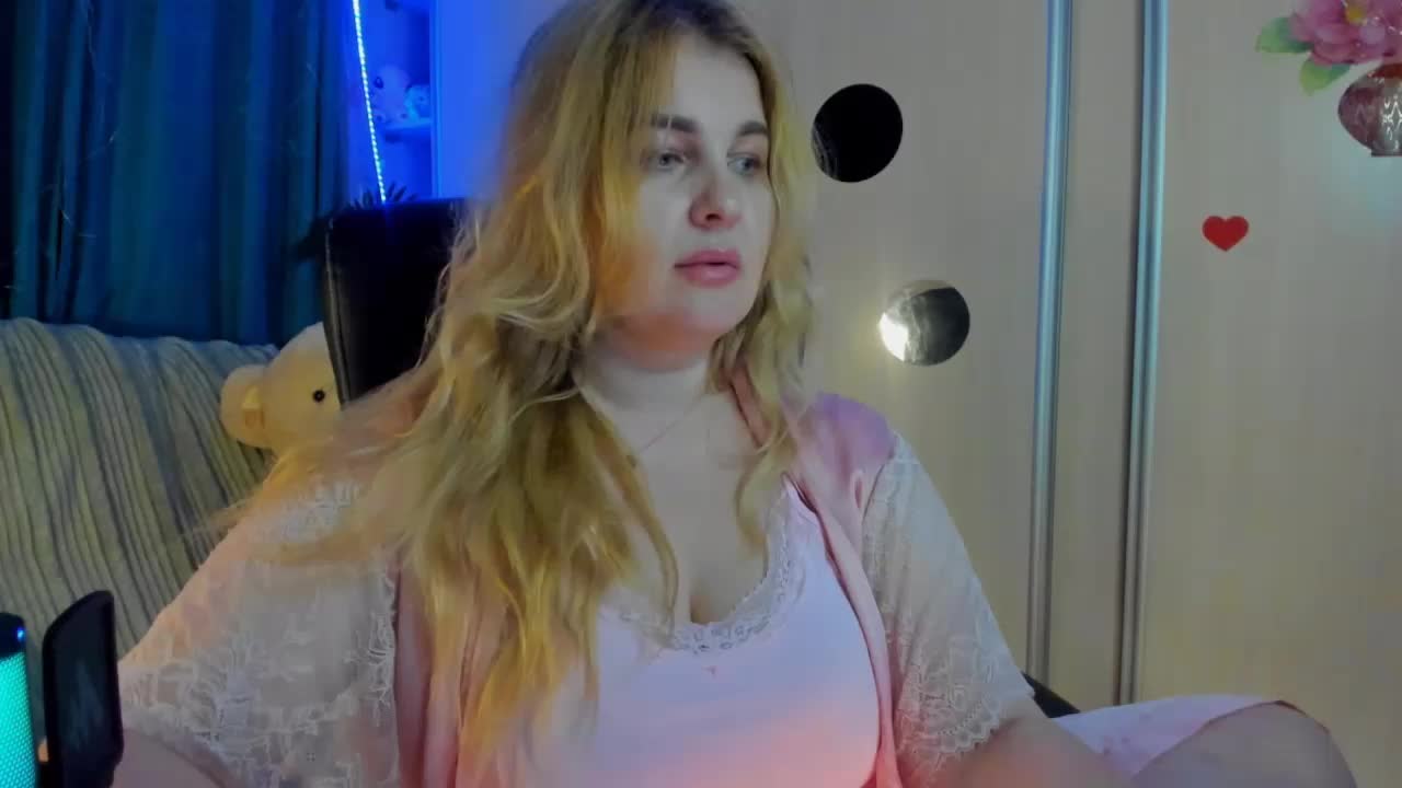 SallyNex4u Adult Chat April 14, 2026