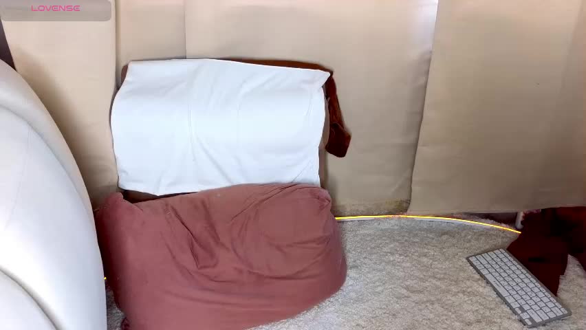 emilytrays_2026-04-14_09-21-40_609 Adult Chat April 14, 2026