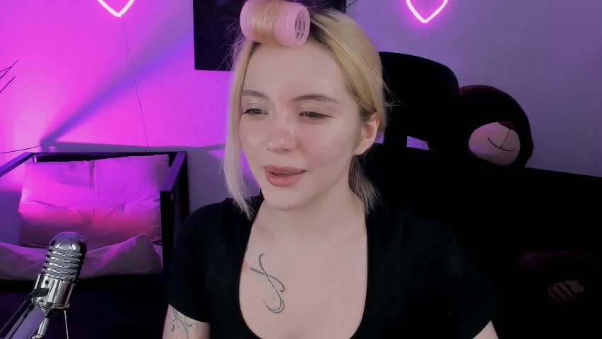 aurorawrenfield Adult Chat April 14, 2026