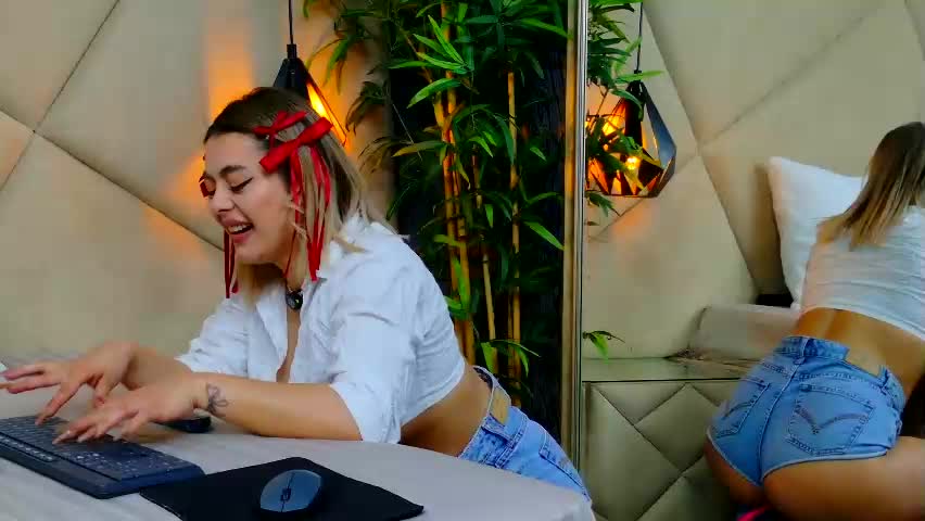 chloevee Adult Chat April 14, 2026