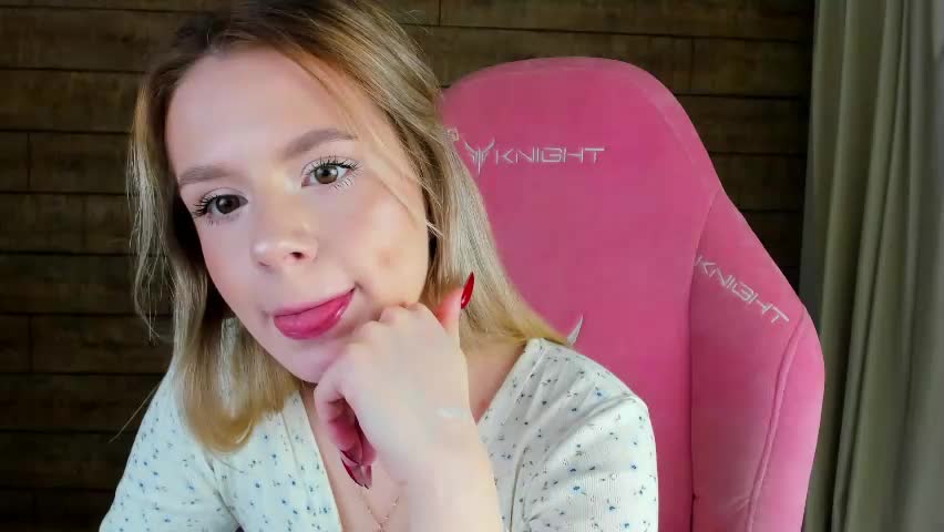 milanabalmain Adult Chat April 14, 2026