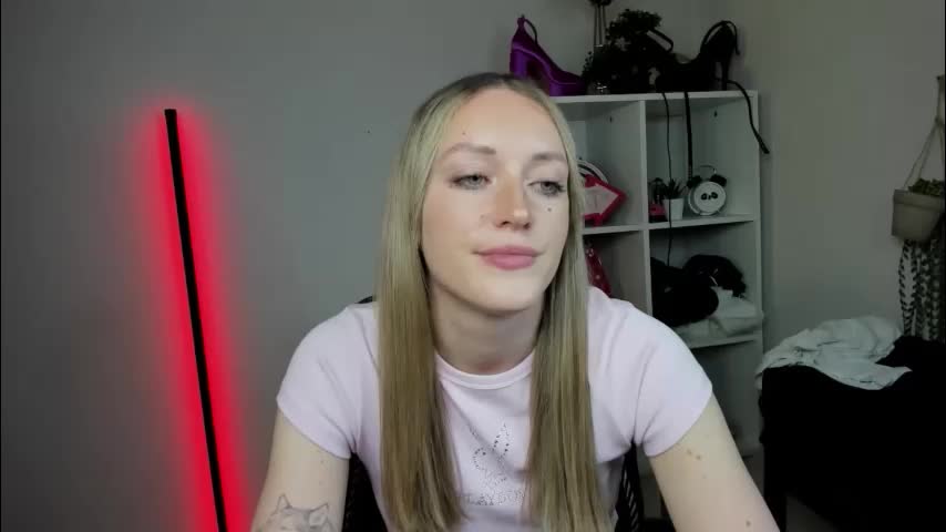 evelynblond Adult Chat April 14, 2026