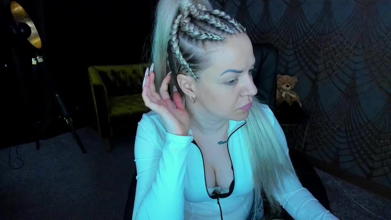 AnnaSnow Adult Chat April 14, 2026