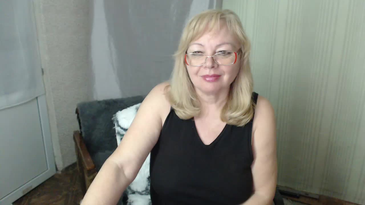 EvelynLoveShy Adult Chat April 14, 2026