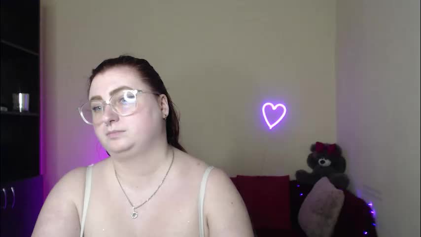 alicia_side_red Adult Chat April 14, 2026