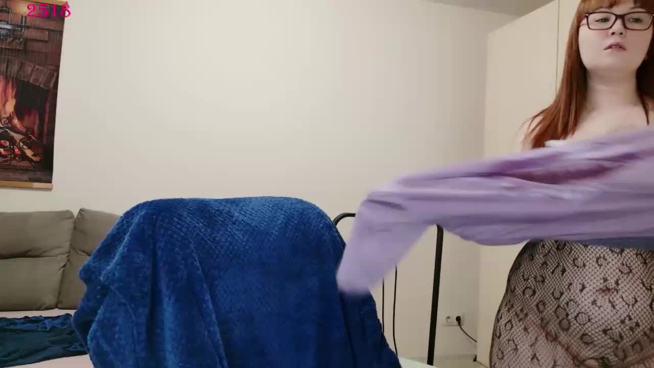 QueenFoxyLiza Adult Chat April 14, 2026