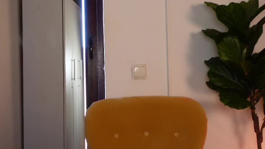 ninacrystal Adult Chat April 14, 2026