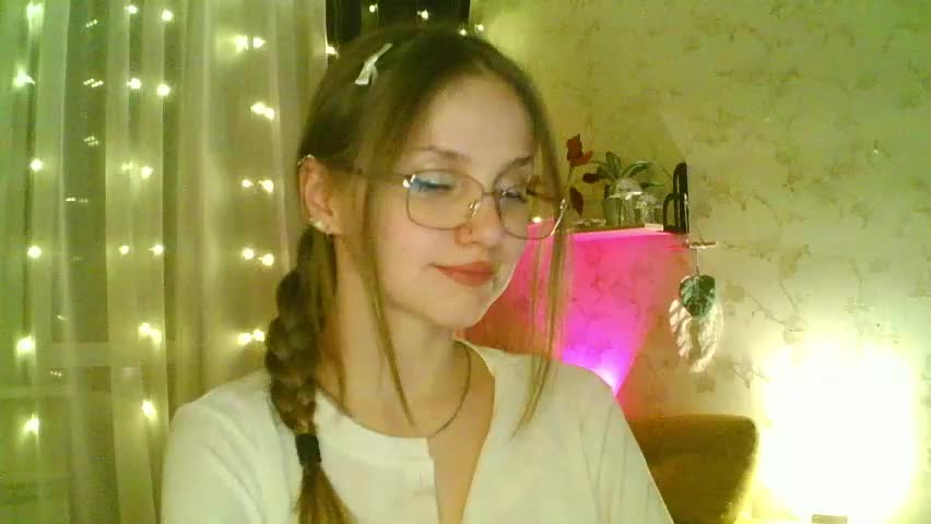 aliceisnothere Adult Chat April 14, 2026