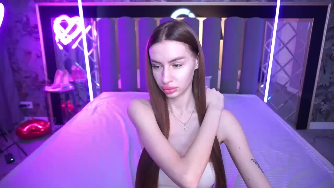 SnowWhiteee Adult Chat April 14, 2026