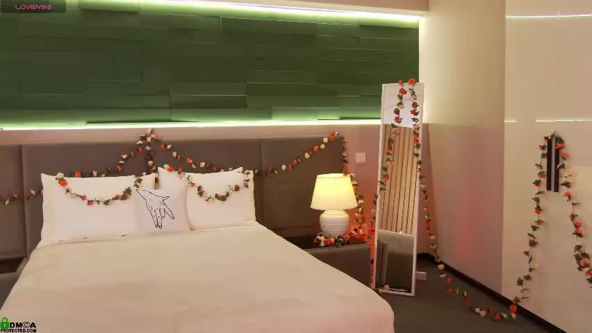 rina_red_ Adult Chat April 14, 2026